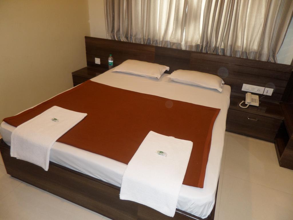 Sai Heera Residency Hotel Shirdi Quarto foto
