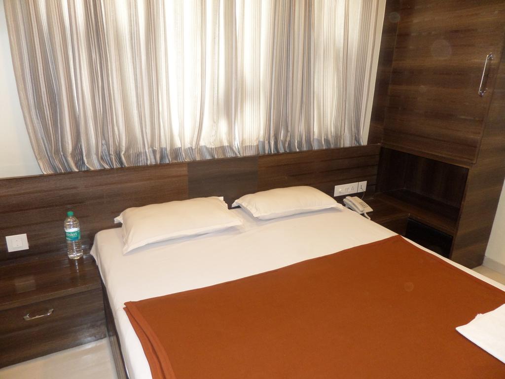 Sai Heera Residency Hotel Shirdi Quarto foto