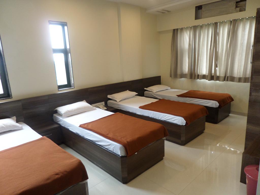 Sai Heera Residency Hotel Shirdi Quarto foto