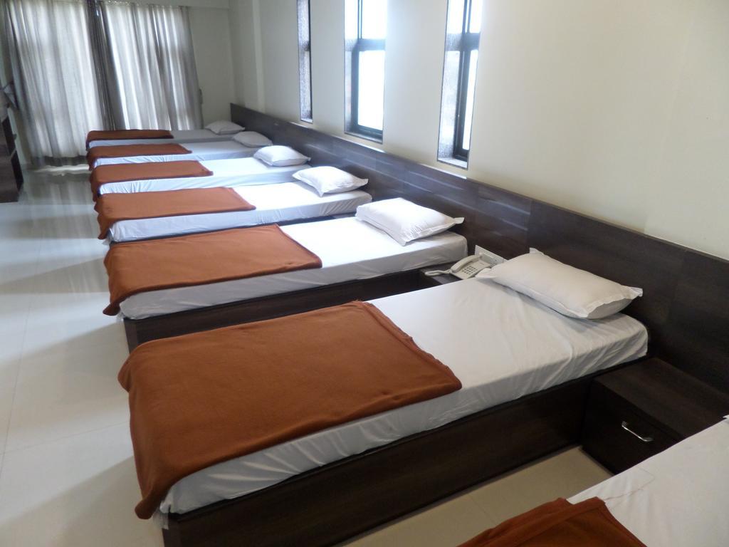 Sai Heera Residency Hotel Shirdi Quarto foto