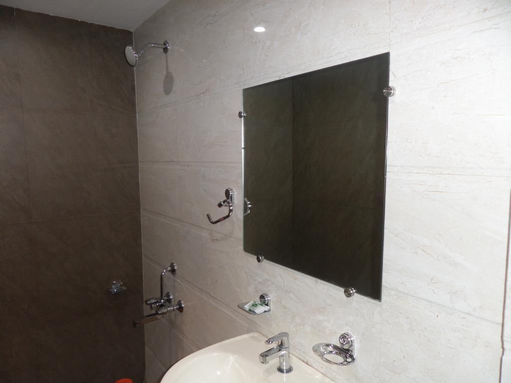 Sai Heera Residency Hotel Shirdi Exterior foto